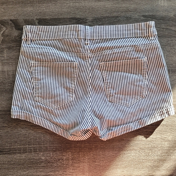 H&M Striped Shorts - Picture 4 of 5